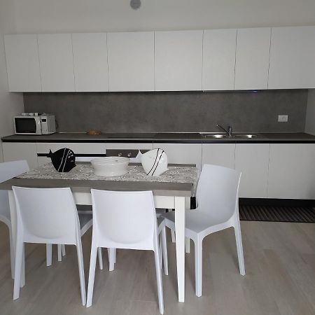 Jesolo Appartamenti F2 - Black And White エクステリア 写真