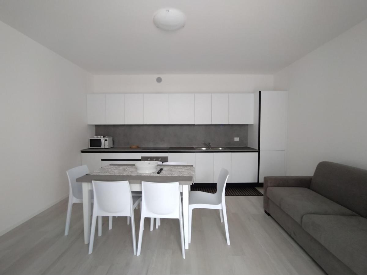 Jesolo Appartamenti F2 - Black And White エクステリア 写真