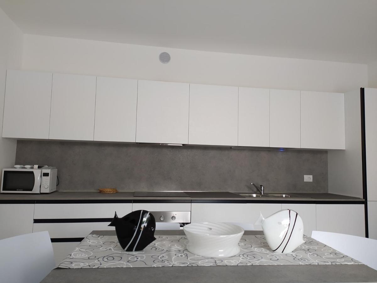 Jesolo Appartamenti F2 - Black And White エクステリア 写真